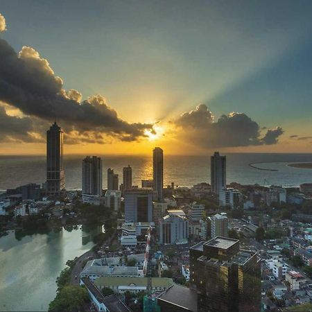 Luxury Sky Apartment โคลอมโบ ภายนอก รูปภาพ